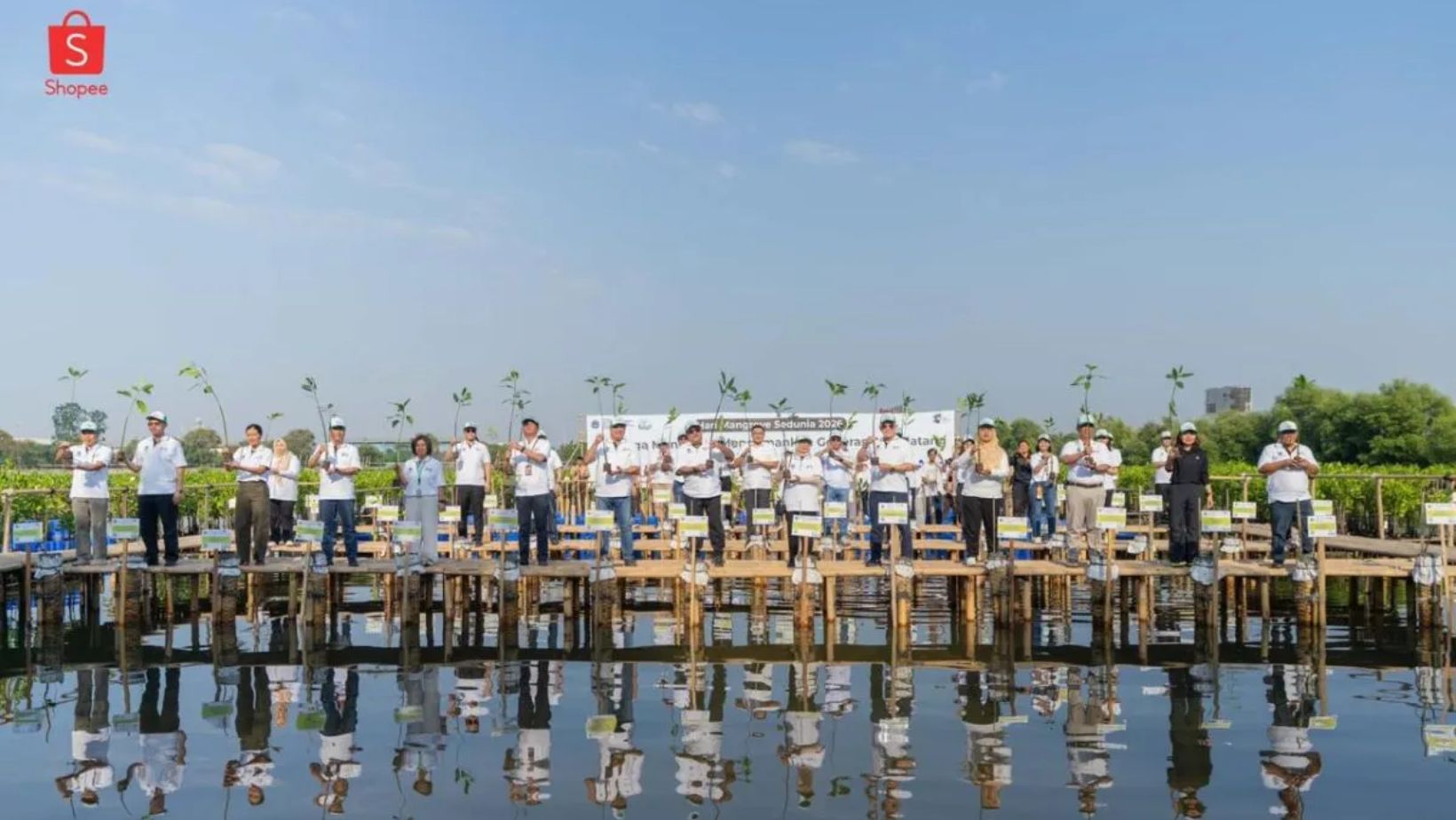 Shopee Tanam 2.000 Bibit Mangrove di Pesisir Jakarta